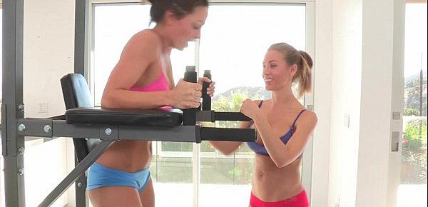  Nicole Aniston and Abigail Mac working out